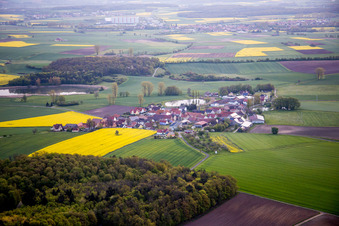 Vue aérienne de Quartier Kleinrheinfeld in Donnersdorf dans le département Bavière, Allemagne