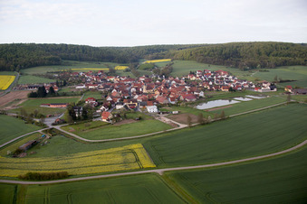 Vue aérienne de À Rauhenebrach à le quartier Geusfeld in Rauhenebrach dans le département Bavière, Allemagne