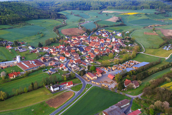 Vue aérienne de Scierie Ludwig Jäger à le quartier Wustviel in Rauhenebrach dans le département Bavière, Allemagne