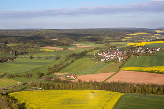 Vue aérienne de Quartier Zettmannsdorf in Schönbrunn im Steigerwald dans le département Bavière, Allemagne