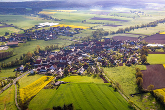 Vue aérienne de Quartier Ampferbach in Burgebrach dans le département Bavière, Allemagne