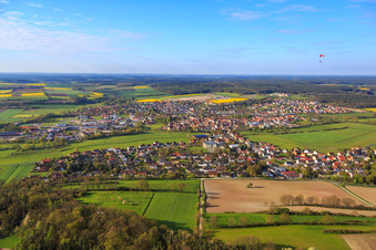 Vue aérienne de Vue du Rauhe Ebrach depuis le nord à Burgebrach dans le département Bavière, Allemagne