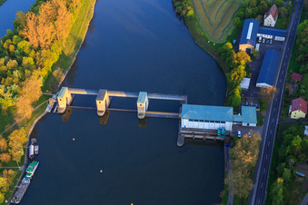 Vue aérienne de Centrale hydroélectrique Wipfeld sur le Main à Wipfeld dans le département Bavière, Allemagne