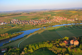 Vue oblique de Château de Klingenberg à Wipfeld dans le département Bavière, Allemagne