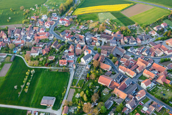 Vue aérienne de Quartier Schallfeld in Lülsfeld dans le département Bavière, Allemagne