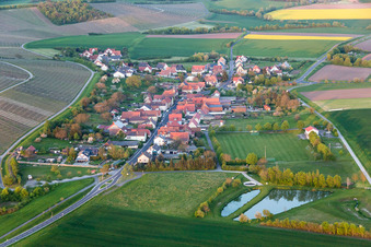 Vue aérienne de Quartier Wiebelsberg in Oberschwarzach dans le département Bavière, Allemagne