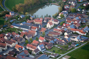 Vue aérienne de Quartier Mönchstockheim in Sulzheim dans le département Bavière, Allemagne