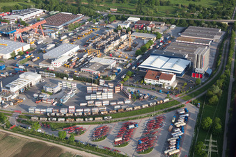 Vue oblique de Zone commerciale Muldenweg à le quartier Pfingstweide in Ludwigshafen am Rhein dans le département Rhénanie-Palatinat, Allemagne