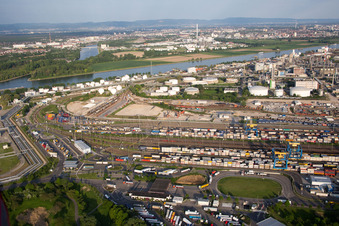 Quartier BASF in Ludwigshafen am Rhein dans le département Rhénanie-Palatinat, Allemagne depuis l'avion