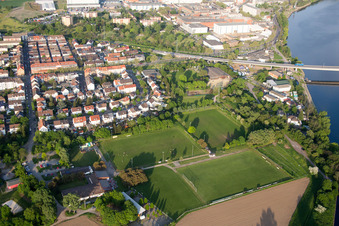Vue aérienne de SKV Sandhofen à le quartier Sandhofen in Mannheim dans le département Bade-Wurtemberg, Allemagne