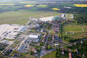 Vue aérienne de Aérodrome de Coleman à le quartier Sandhofen in Mannheim dans le département Bade-Wurtemberg, Allemagne