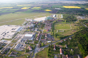 Vue aérienne de Aérodrome de Coleman à le quartier Sandhofen in Mannheim dans le département Bade-Wurtemberg, Allemagne