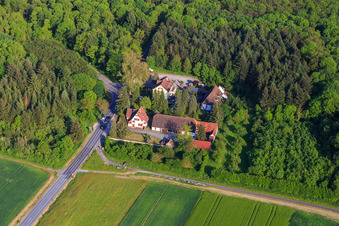 Vue aérienne de Maison forestière de Jägersburg à Einhausen dans le département Hesse, Allemagne