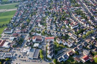 Vue aérienne de Vue de la ville depuis le centre-ville à Pfungstadt dans le département Hesse, Allemagne
