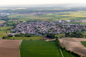 Vue aérienne de Quartier Wolfskehlen in Riedstadt dans le département Hesse, Allemagne