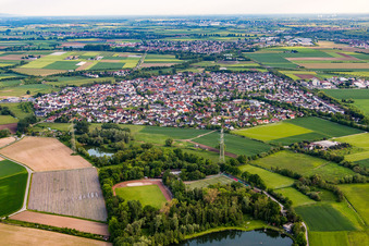 Vue aérienne de Quartier Wolfskehlen in Riedstadt dans le département Hesse, Allemagne