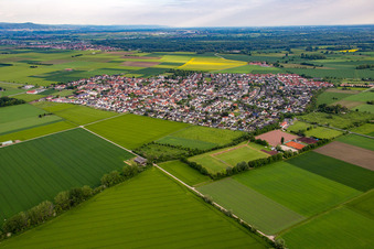 Vue aérienne de Quartier Leeheim in Riedstadt dans le département Hesse, Allemagne