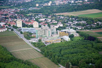 Vue aérienne de Hôpital à le quartier Herrnsheim in Worms dans le département Rhénanie-Palatinat, Allemagne