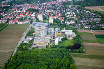 Vue aérienne de Hôpital à le quartier Herrnsheim in Worms dans le département Rhénanie-Palatinat, Allemagne