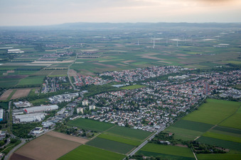 Vue aérienne de Quartier Horchheim in Worms dans le département Rhénanie-Palatinat, Allemagne