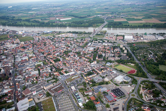 Worms dans le département Rhénanie-Palatinat, Allemagne depuis l'avion