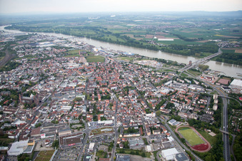 Vue d'oiseau de Worms dans le département Rhénanie-Palatinat, Allemagne
