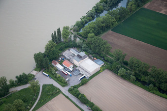 Photographie aérienne de Transport de marchandises sur le Rhin à Worms dans le département Rhénanie-Palatinat, Allemagne