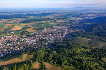 Vue aérienne de Panorama de la ville depuis l'est à Bensheim dans le département Hesse, Allemagne