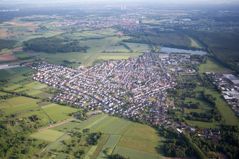 Vue aérienne de Quartier Zellhausen in Mainhausen dans le département Hesse, Allemagne