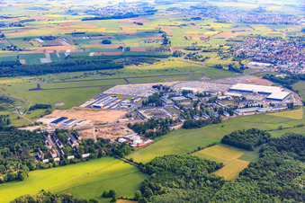 Vue aérienne de Parc d'activités de Fliegerhorst avec bergler industrieservices GmbH et DHL Freight Erlensee à le quartier Rückingen in Erlensee dans le département Hesse, Allemagne