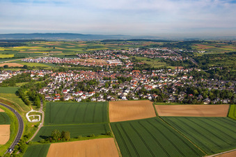 Vue aérienne de Quartier Windecken in Nidderau dans le département Hesse, Allemagne