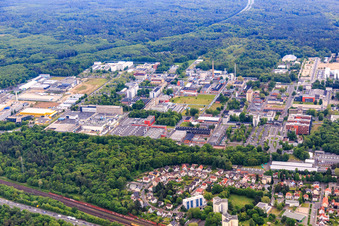 Vue aérienne de Parc industriel Wolfgang avec Evonik Industries AG et ALD Vacuum Technologies GmbH à le quartier Wolfgang in Hanau dans le département Hesse, Allemagne