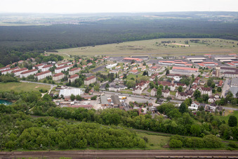 Babenhausen dans le département Hesse, Allemagne depuis l'avion