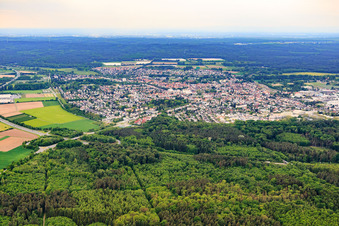 Vue aérienne de Vue de la ville depuis l'est à Dieburg dans le département Hesse, Allemagne