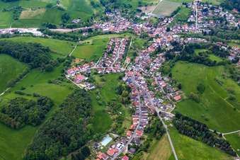 Vue aérienne de Du nord-est à le quartier Ober-Beerbach in Seeheim-Jugenheim dans le département Hesse, Allemagne