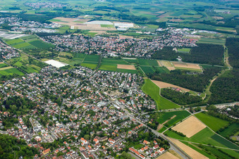 Vue d'oiseau de Quartier Jugenheim an der Bergstrasse in Seeheim-Jugenheim dans le département Hesse, Allemagne
