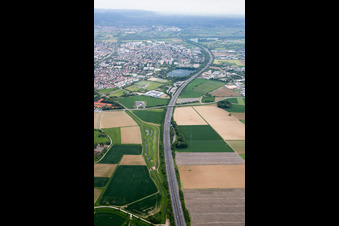 Vue aérienne de Route A5 à le quartier Auerbach in Bensheim dans le département Hesse, Allemagne