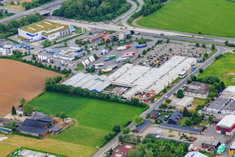 Vue aérienne de Quincaillerie à prix réduit B1 à Bensheim dans le département Hesse, Allemagne