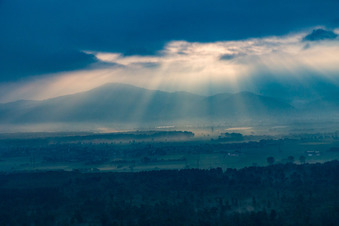 Vue aérienne de Melimbokus de l'ouest à le quartier Auerbach in Bensheim dans le département Hesse, Allemagne