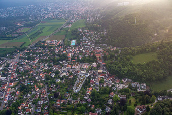 Quartier Jugenheim an der Bergstrasse in Seeheim-Jugenheim dans le département Hesse, Allemagne d'un drone