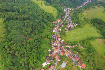 Photographie aérienne de Vue du village de Laudenbachtal le matin depuis l'est à Laudenbach dans le département Bade-Wurtemberg, Allemagne