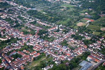 Vue d'oiseau de Quartier Durlach in Karlsruhe dans le département Bade-Wurtemberg, Allemagne