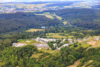 Vue aérienne de Institut Fraunhofer de technologie chimique (ICT) de l'Ouest à le quartier Grötzingen in Karlsruhe dans le département Bade-Wurtemberg, Allemagne