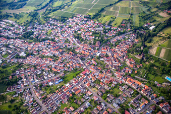 Vue aérienne de Quartier Obergrombach in Bruchsal dans le département Bade-Wurtemberg, Allemagne