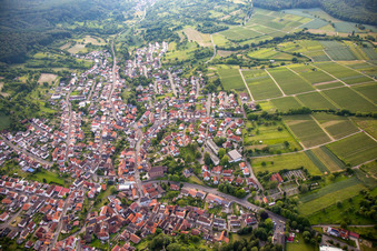 Vue aérienne de Quartier Obergrombach in Bruchsal dans le département Bade-Wurtemberg, Allemagne
