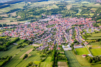 Vue aérienne de Quartier Unteröwisheim in Kraichtal dans le département Bade-Wurtemberg, Allemagne