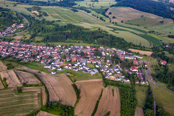 Vue aérienne de Quartier Oberöwisheim in Kraichtal dans le département Bade-Wurtemberg, Allemagne