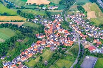 Vue aérienne de Prairie à le quartier Balzfeld in Dielheim dans le département Bade-Wurtemberg, Allemagne