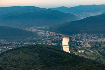 Vue aérienne de Neckargemünd dans le département Bade-Wurtemberg, Allemagne