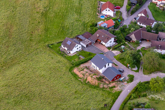 Vue d'oiseau de Quartier Brombach in Eberbach dans le département Bade-Wurtemberg, Allemagne